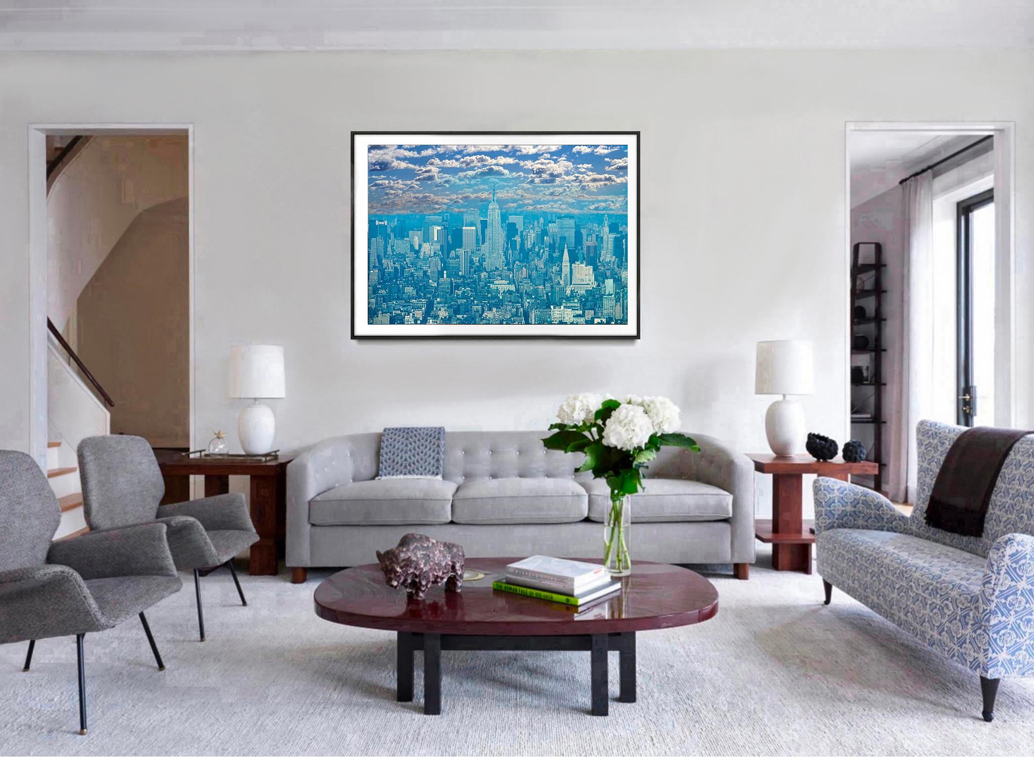 Ovunque si guardi si vede il Chrysler Building: Torri gemelle - Landscape Photograph Blu di Mitchell Funk