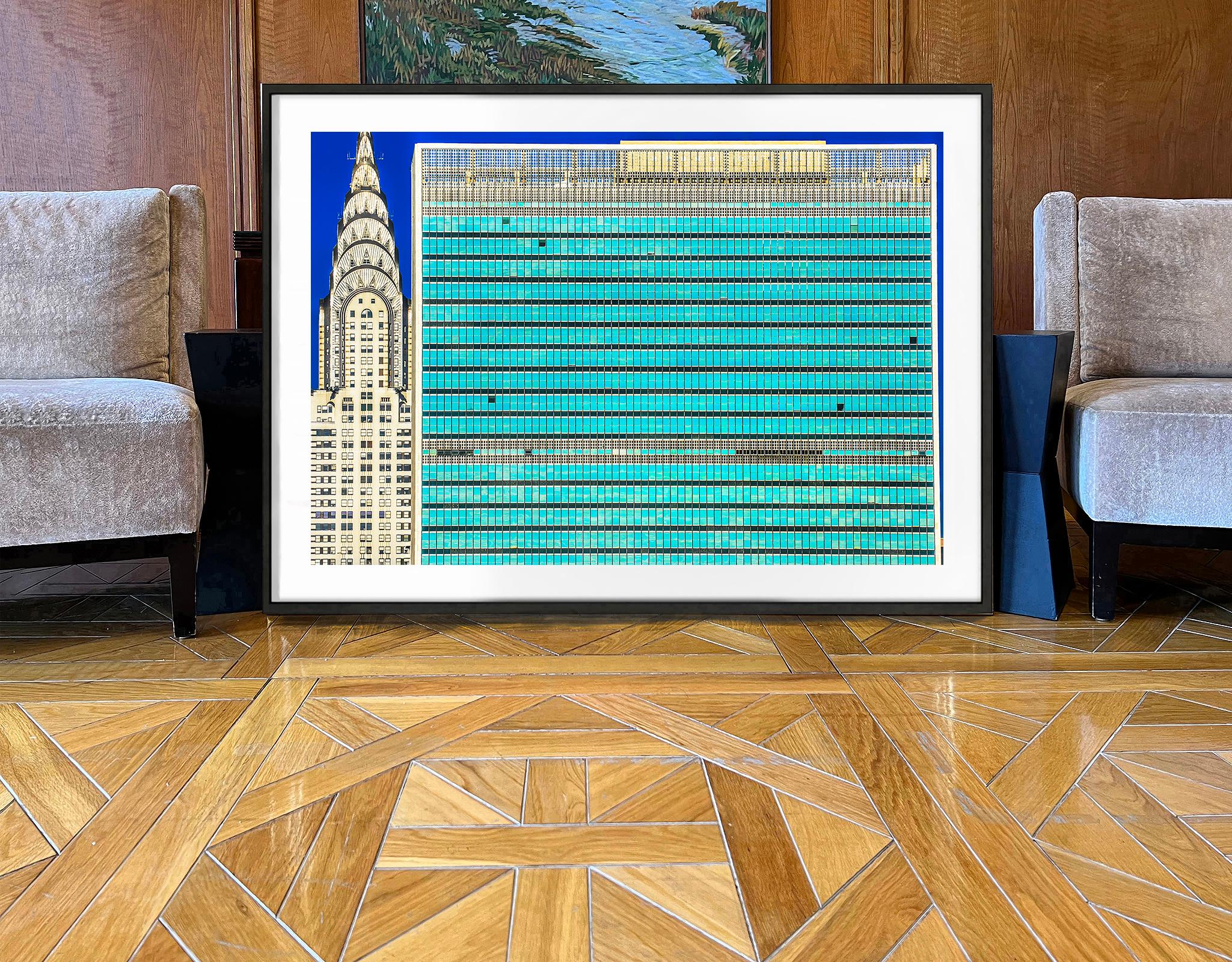 Wherever You Look You See The Chrysler Building: United Nations 2 in vendita 2