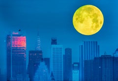 La lune jaune au-dessus de Manhattan dans les années 1970