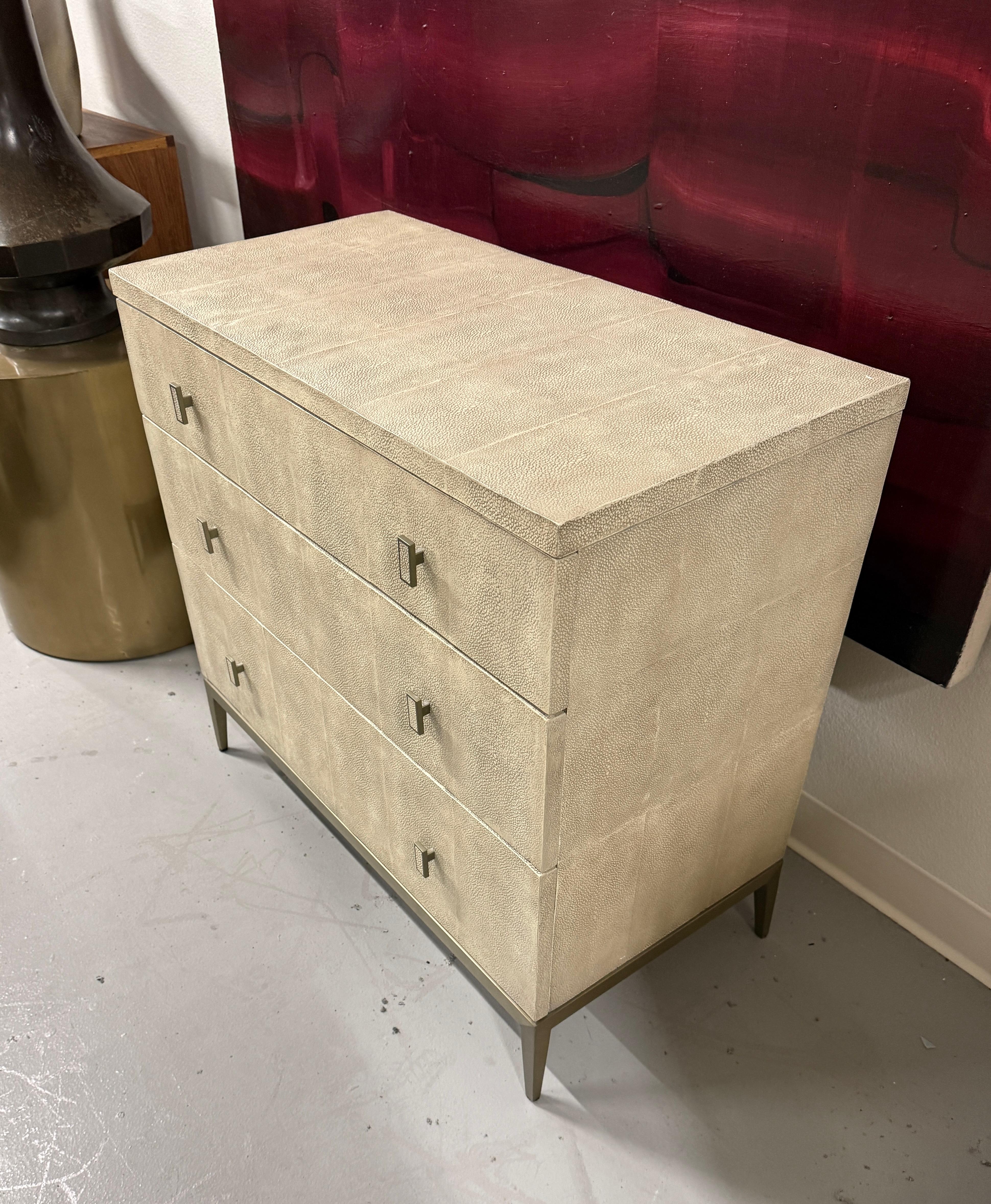 Fatto a mano Cassapanca Solange di Mitchell Gold + Bob Williams in finto zigrino in vendita