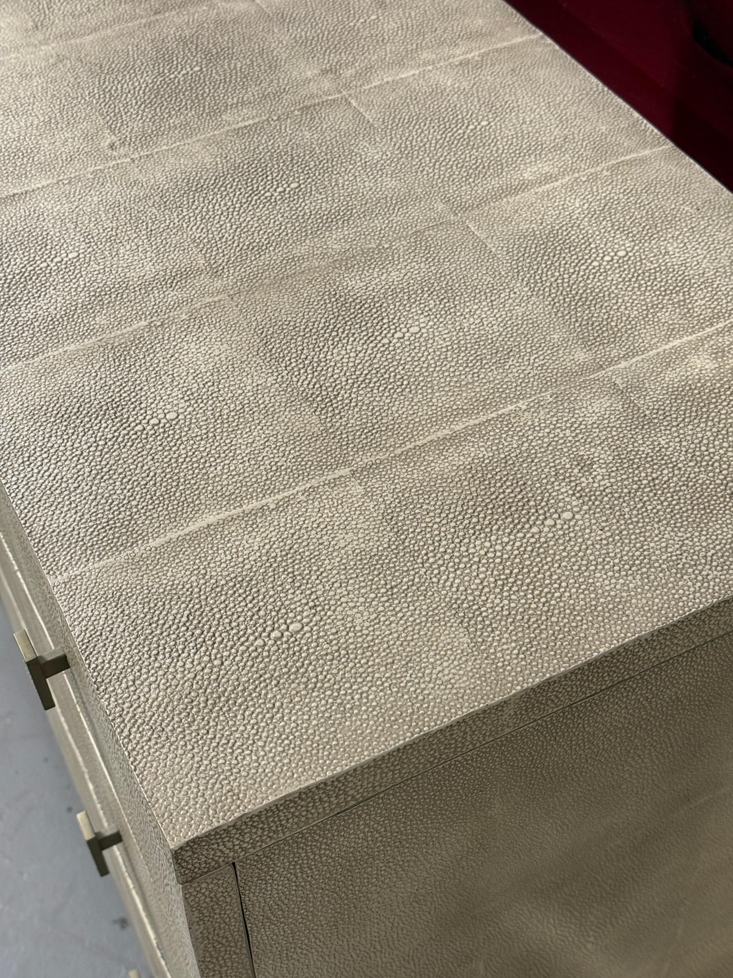 Cassapanca Solange di Mitchell Gold + Bob Williams in finto zigrino In condizioni buone in vendita a Palm Springs, CA