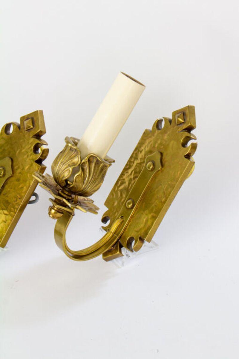 Neogotico Mitchell Vance - Applique in bronzo