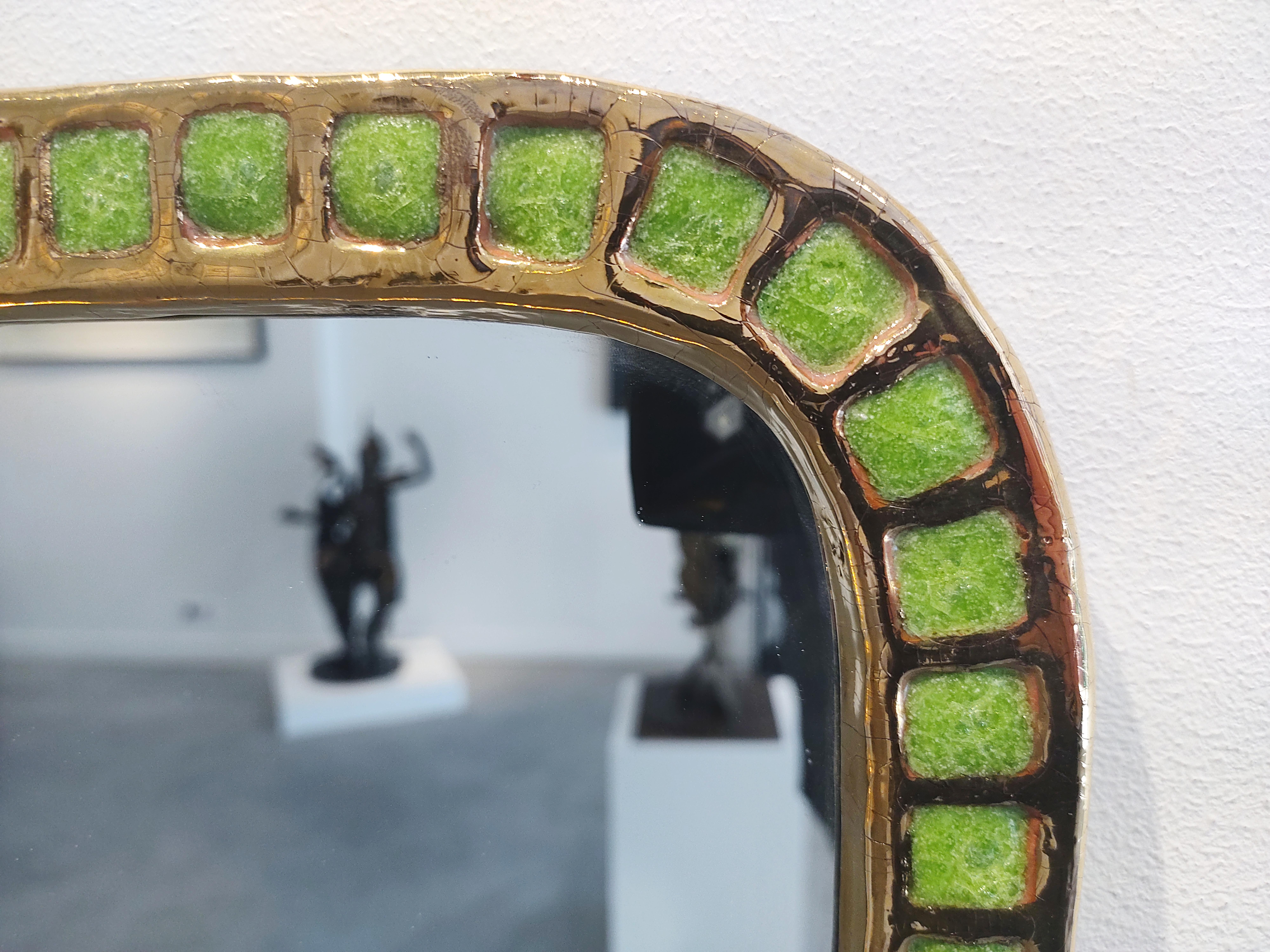 Specchio oblungo in ceramica dorata e vetro verde di Mithé Espelt, Francia, anni '50 in vendita 3