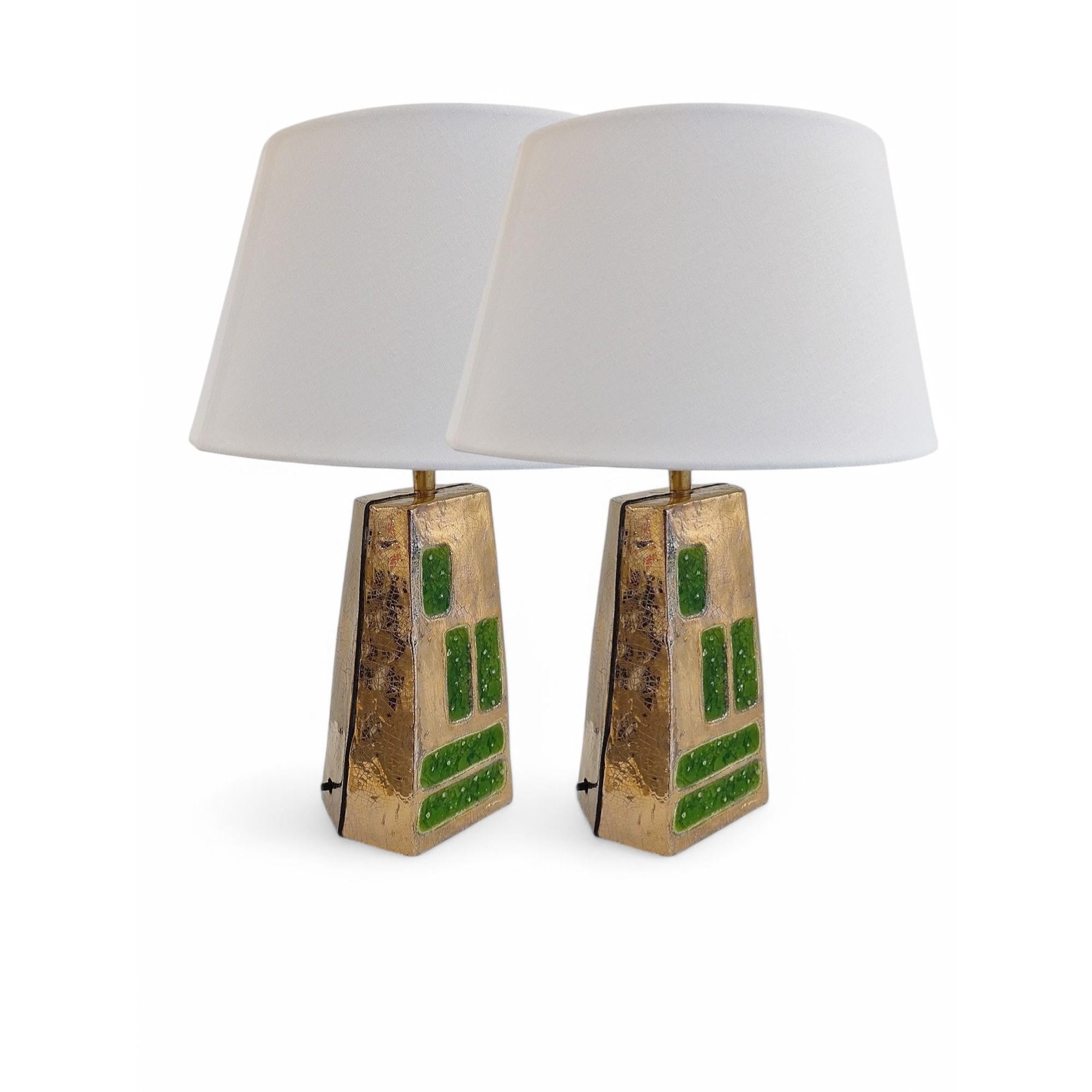 Coppia di lampade Mithé Espelt "Pyramide" con vetro cristallizzato e oro screziato