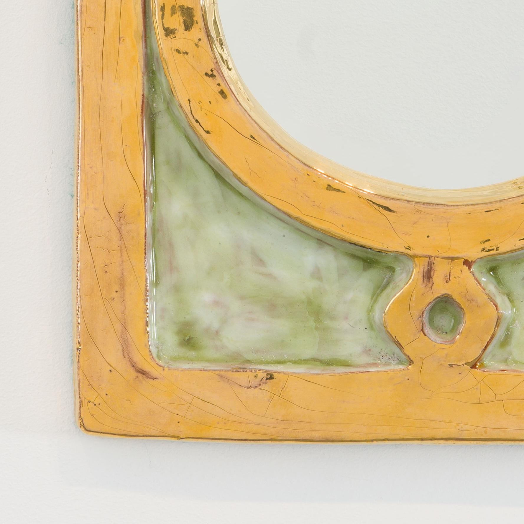 Miroir mural Arche #1 Mithé Espelt Céramiste française Faïence or craquelé en vente 3