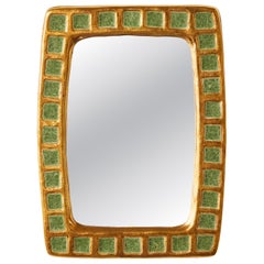 Mithé Espelt Mirror in Gilt Crackle-Glazed Ceramic with Green Glass Inserts (Miroir Mithé Espelt en céramique dorée et craquelée avec inserts en verre vert)