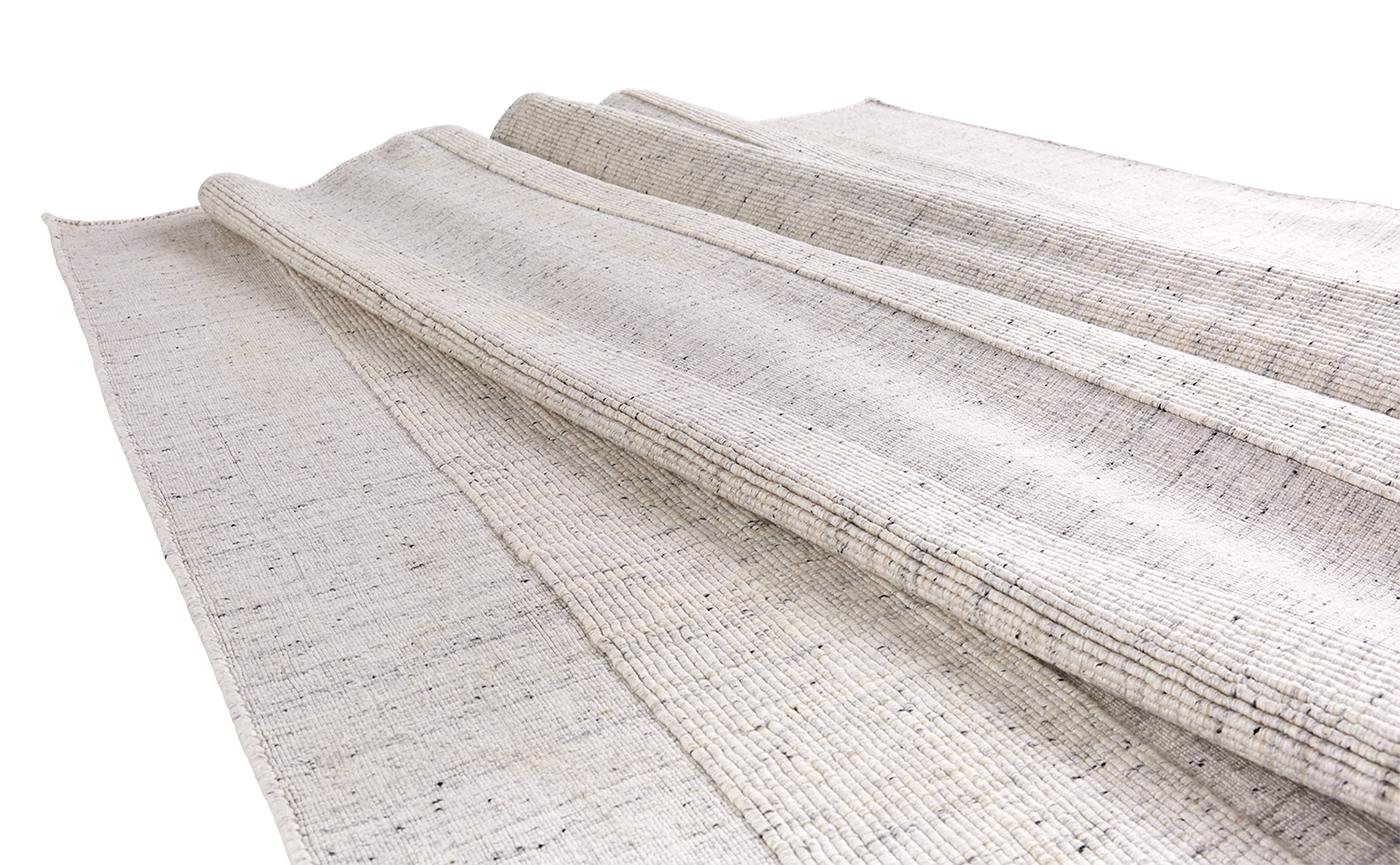 Moderne Tapis Mithun tissé à la main en mélange de laine durable et écologique, 170 x 240 cm en vente