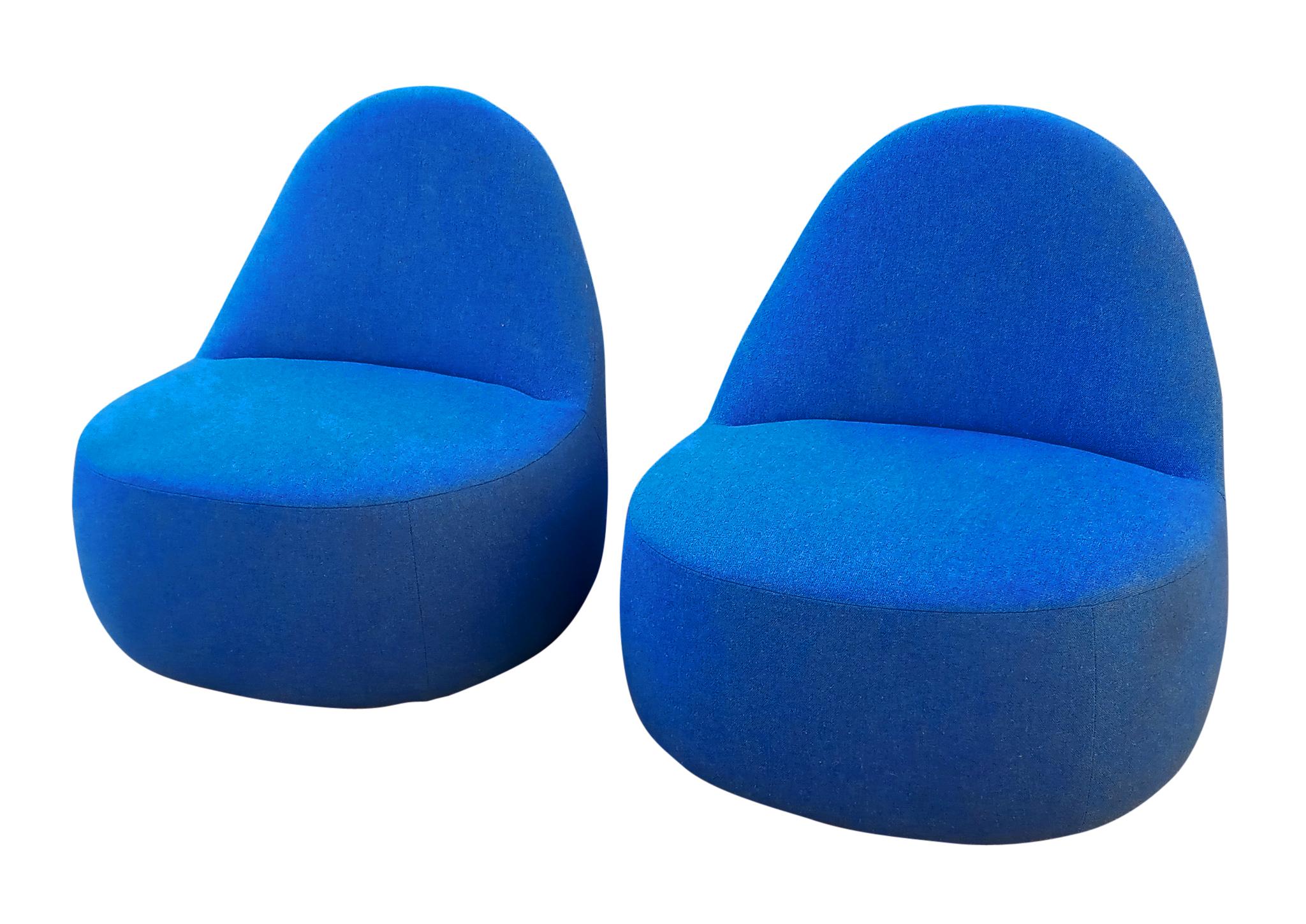 Américain Paire de chaises longues Mitt par Harry & Claudia Washington pour Berhardt, bleu profond en vente