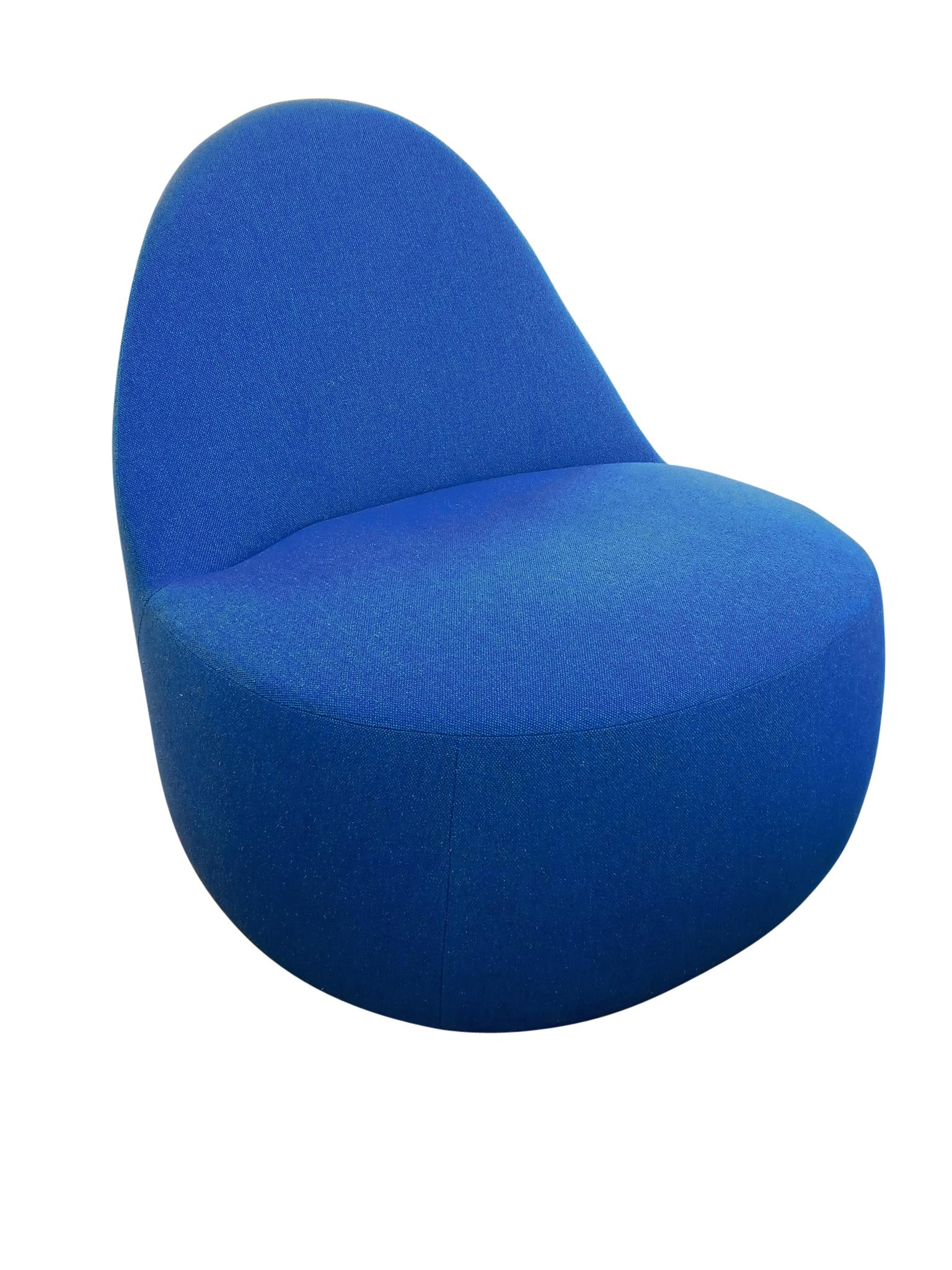 American Pair of Mitt Lounge Chairs by Harry & Claudia Washington for Berhardt, Deep Blue For Sale