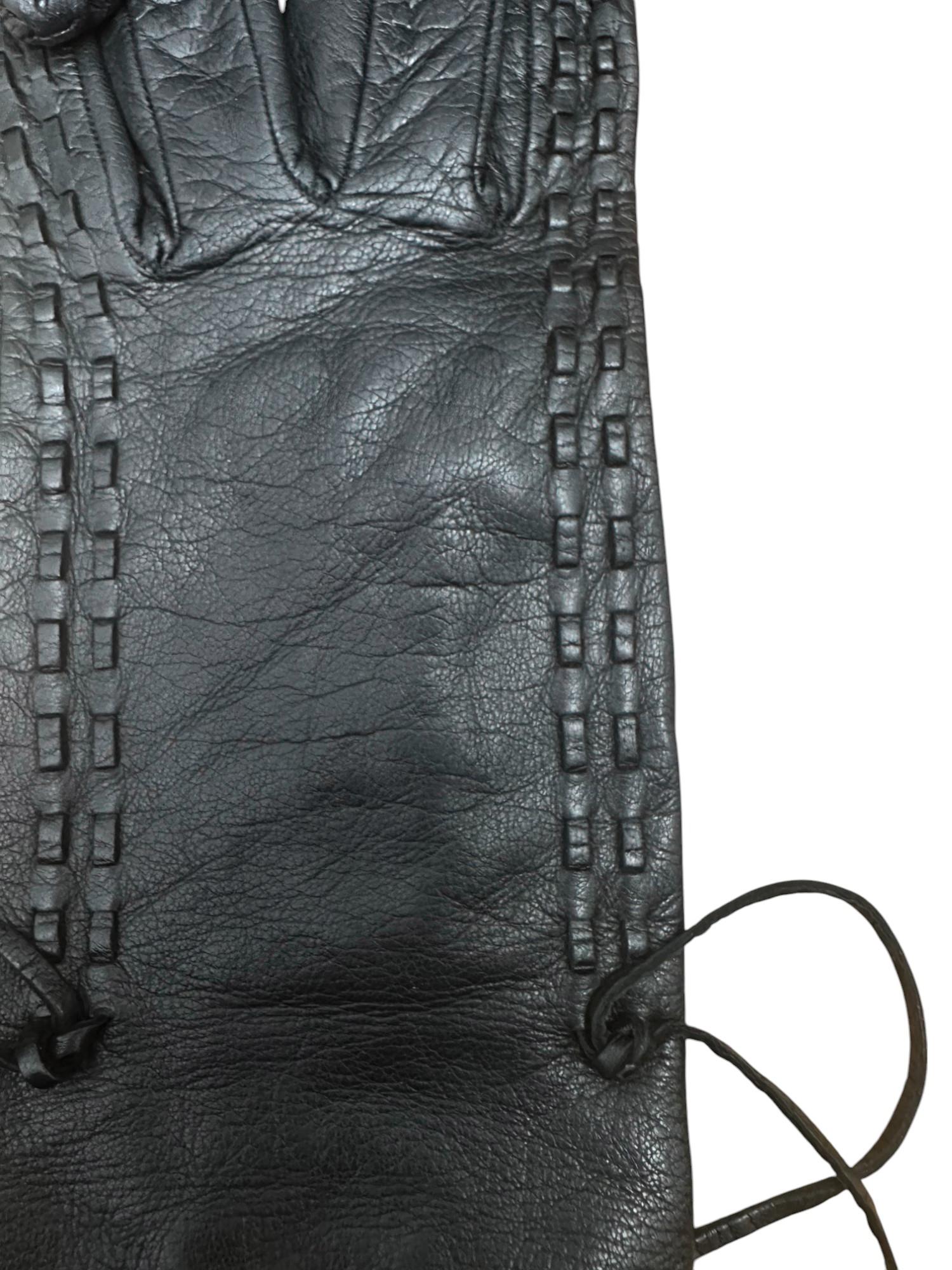 Miu Miu 2000's Black Lambskin Intrecciato Gloves In condizioni ottime in vendita a Caserta, IT