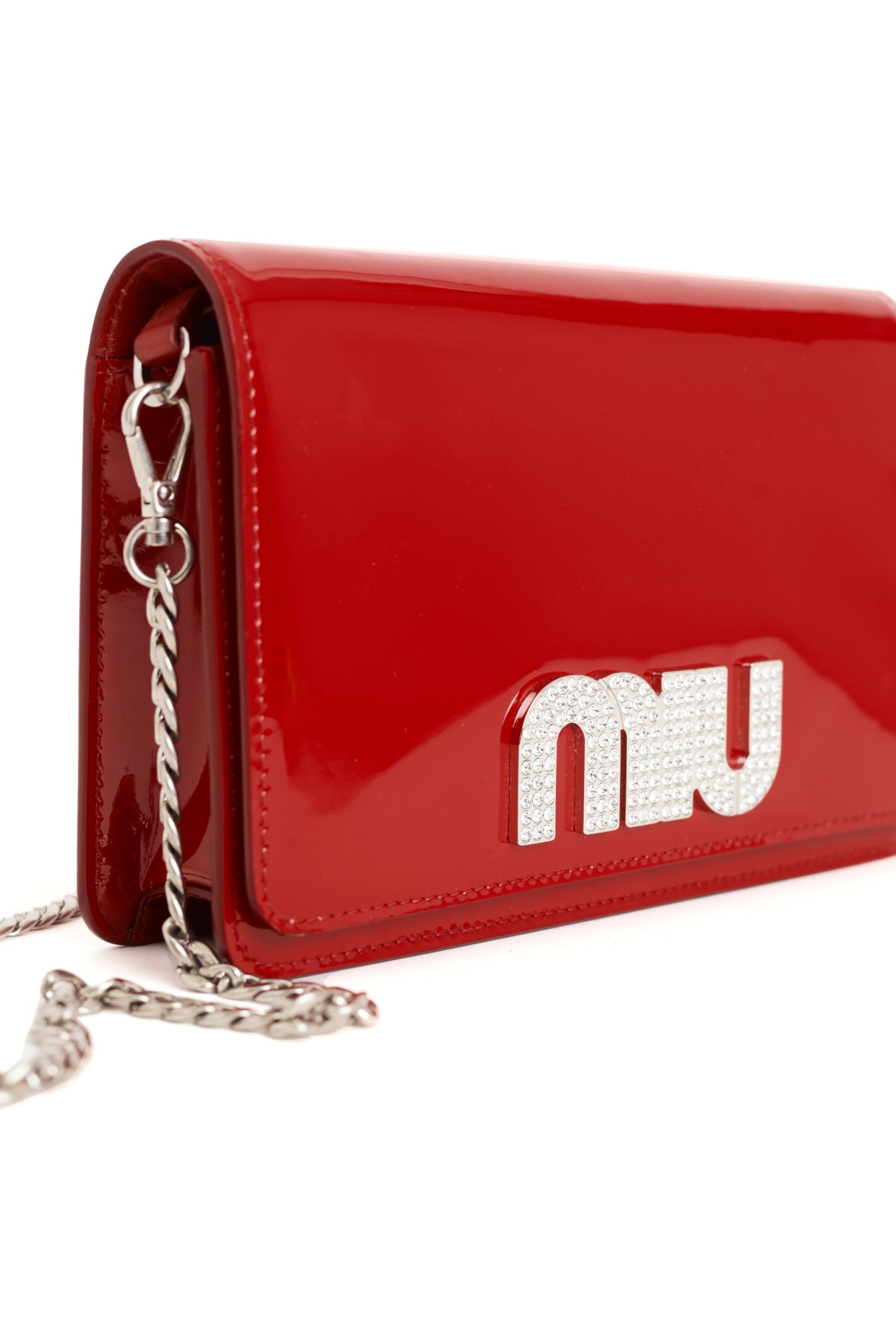 Miu Miu 2000’s Patent Leather Crossbody Bag In Good Condition For Sale In London, GB