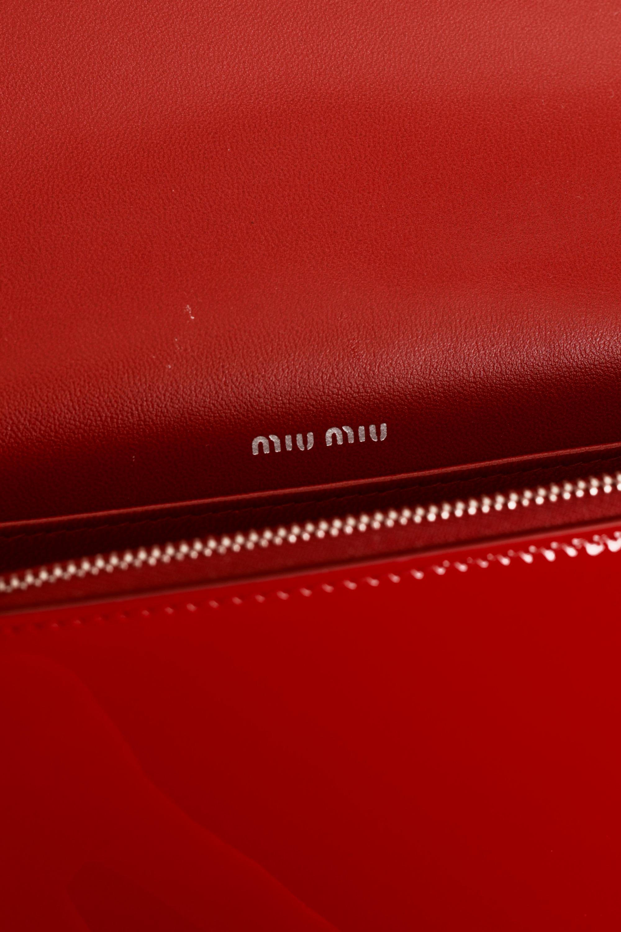 Women's or Men's Miu Miu 2000’s Patent Leather Crossbody Bag For Sale