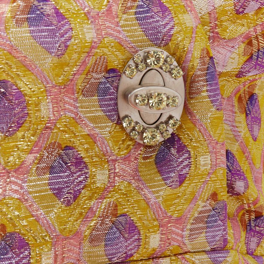 MIU MIU 2009 jaune violet soie mélangée laine jacquard abstrait robe turnlock IT36 XXS
Référence : TGAS/F00183
Marque : Miu Miu
Designer : Miuccia Prada
Collection : 2009
MATERIAL : Soie, laine, mélange
Couleur : jaune, violet
Motif :