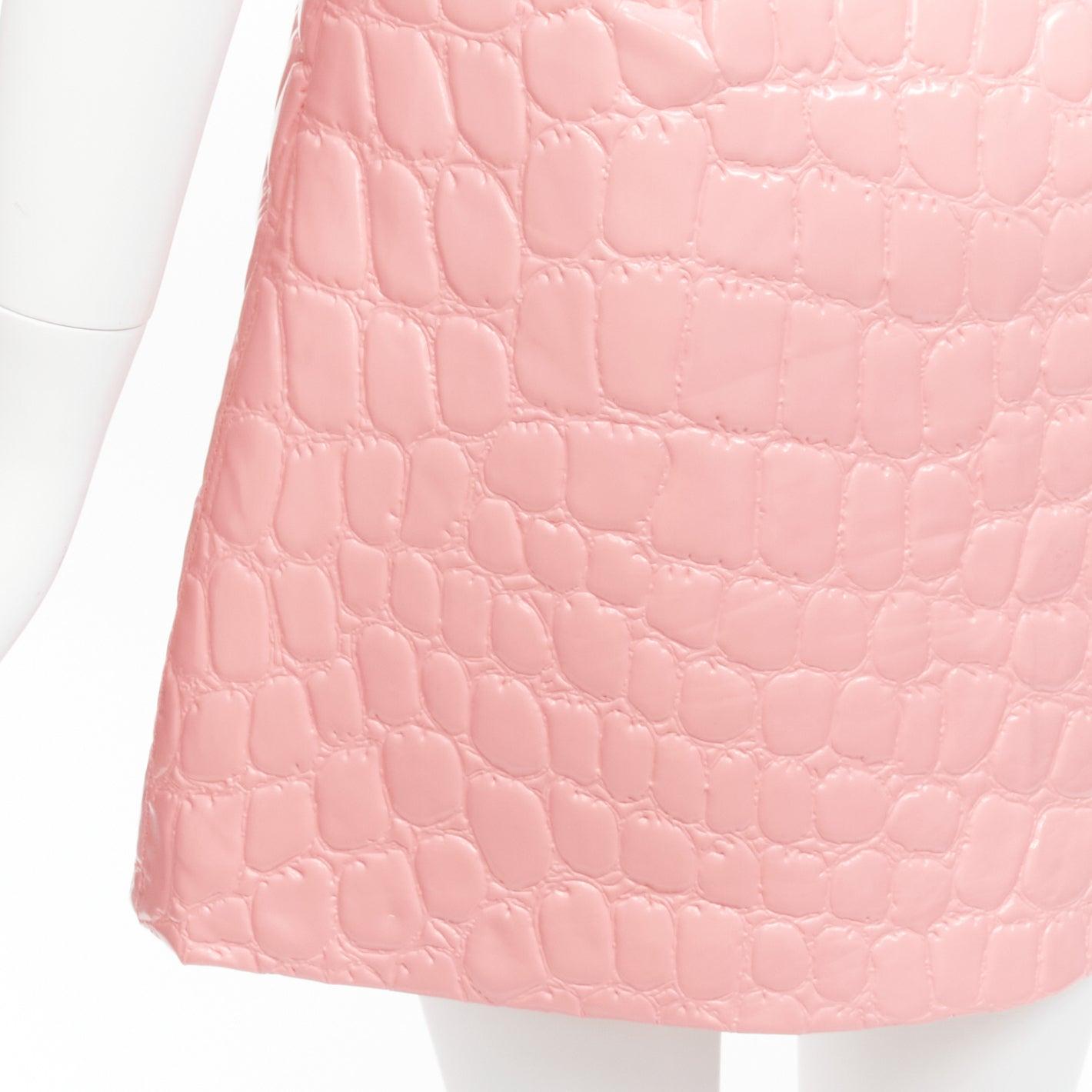 MIU MIU 2015 pink 3D patent mock croc high waist A-line skirt IT38 XS
Reference: BSHW/A00041
Brand: Miu Miu
Designer: Miuccia Prada
Collection: 2015 - Runway
Material: Polyester
Color: Pink
Pattern: Animal Print
Closure: Zip
Lining: Nude