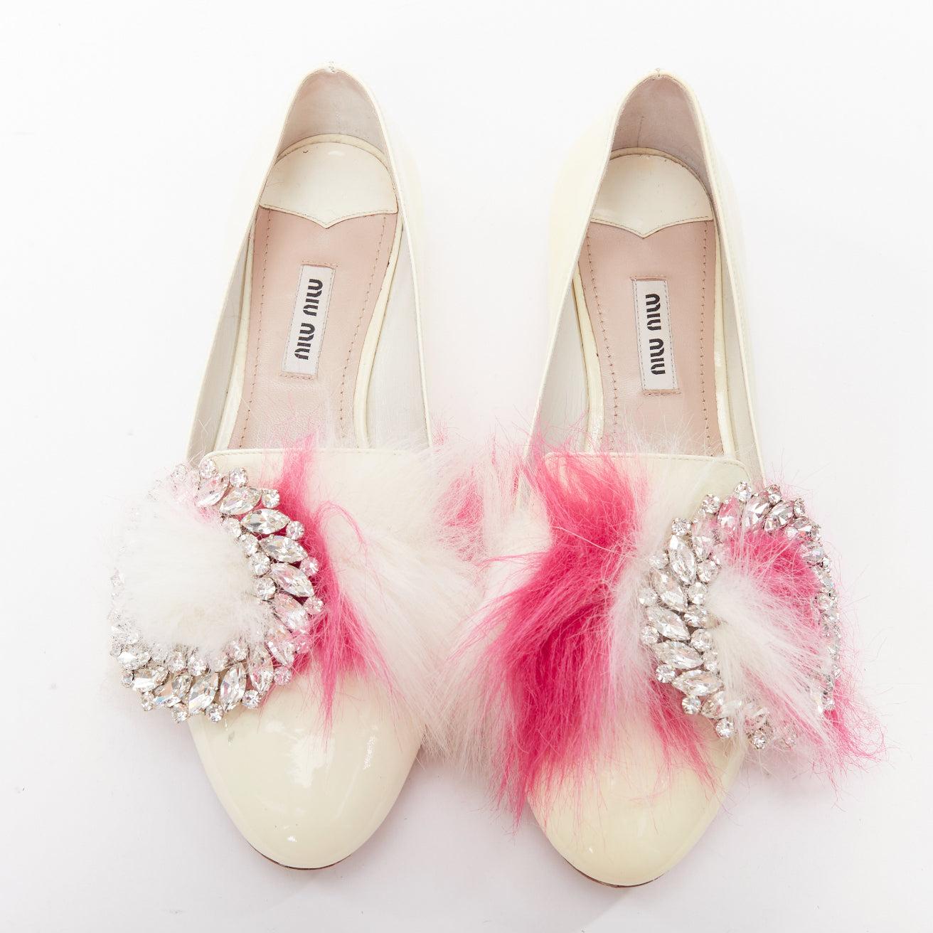 MIU MIU 2017 cream patent white pink faux fur buckle flats EU37.5
Reference: TGAS/F00209
Brand: Miu Miu
Designer: Miuccia Prada
Collection: 2017 AW
Material: Patent Leather, Faux Fur
Color: Cream, Pink
Pattern: Solid
Closure: Slip On
Lining: Pink