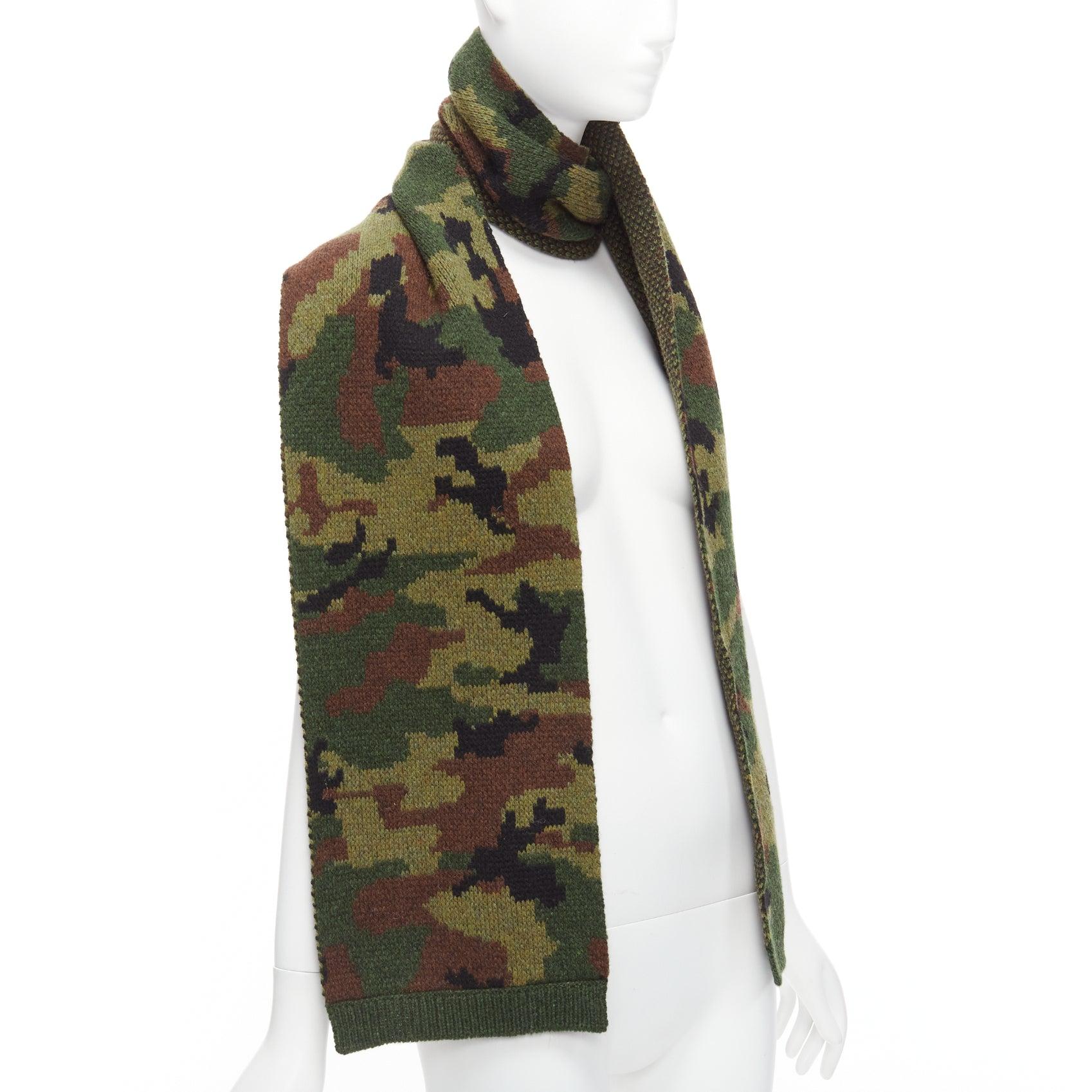 MIU MIU 2019 100% virgin woo green brown camouflage jacquard long scarf
Reference: AAWC/A00560
Brand: Miu Miu
Collection: 2019
Material: Virgin Wool
Color: Green, Brown
Pattern: Camouflage
Extra Details: Speckled knit pattern on the wrong side.
Made