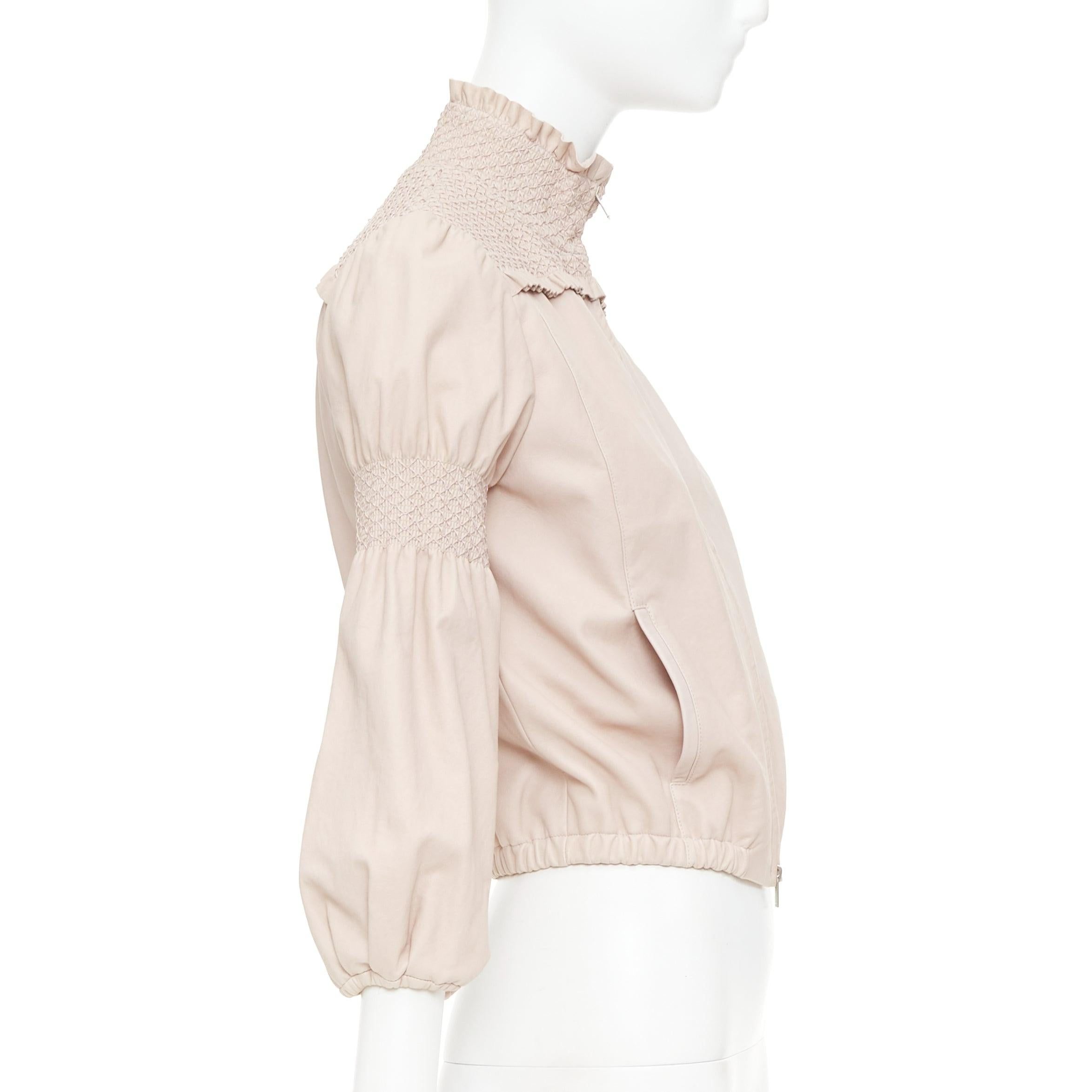 MIU MIU 2019 babyrosa gesmokte Lammfelllederjacke mit Rüschen IT40 S Damen im Angebot