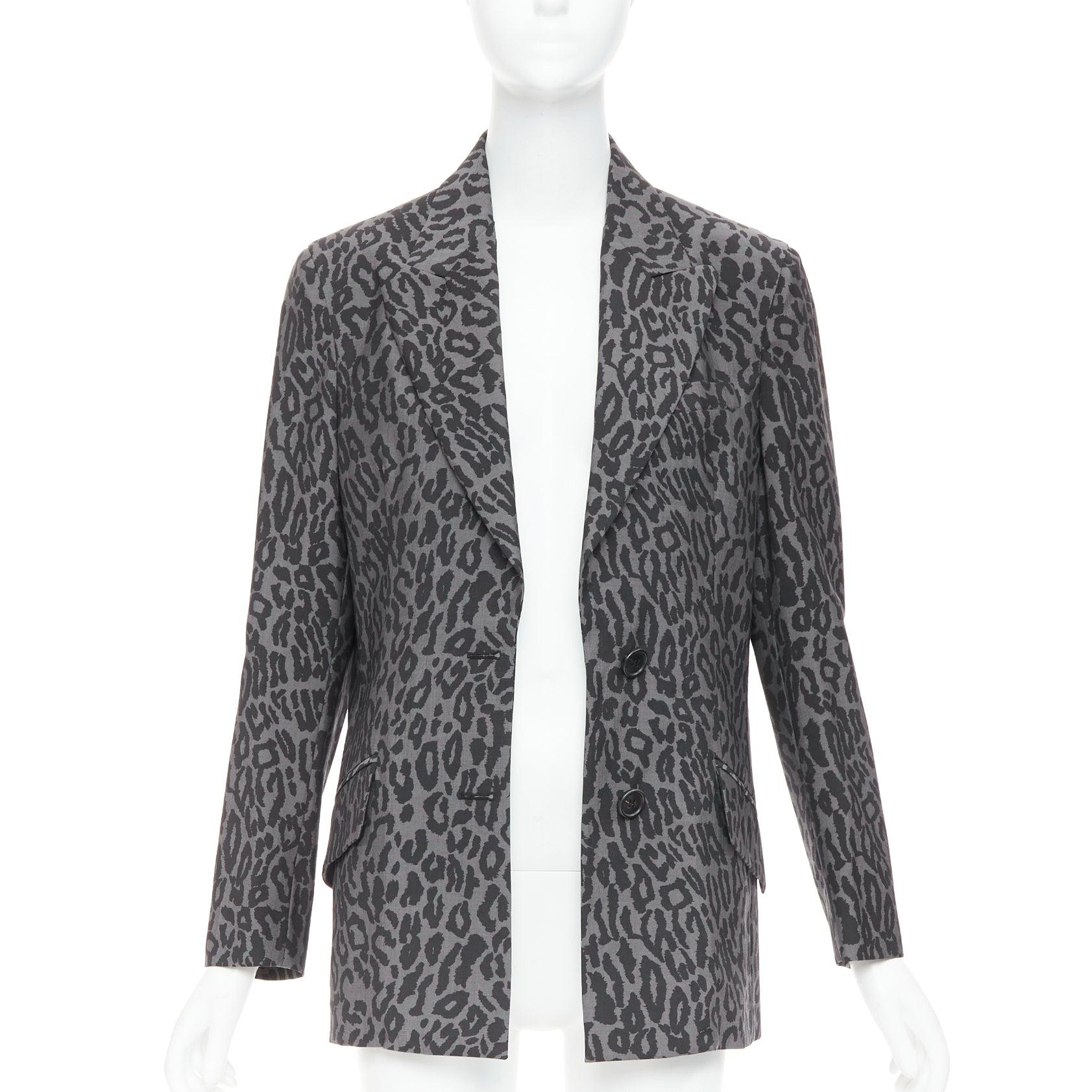 MIU MIU 2019 grau Schurwolle Mohair Leopard Logo Rücken Blazer Jacke IT36 XXS (Grau) im Angebot