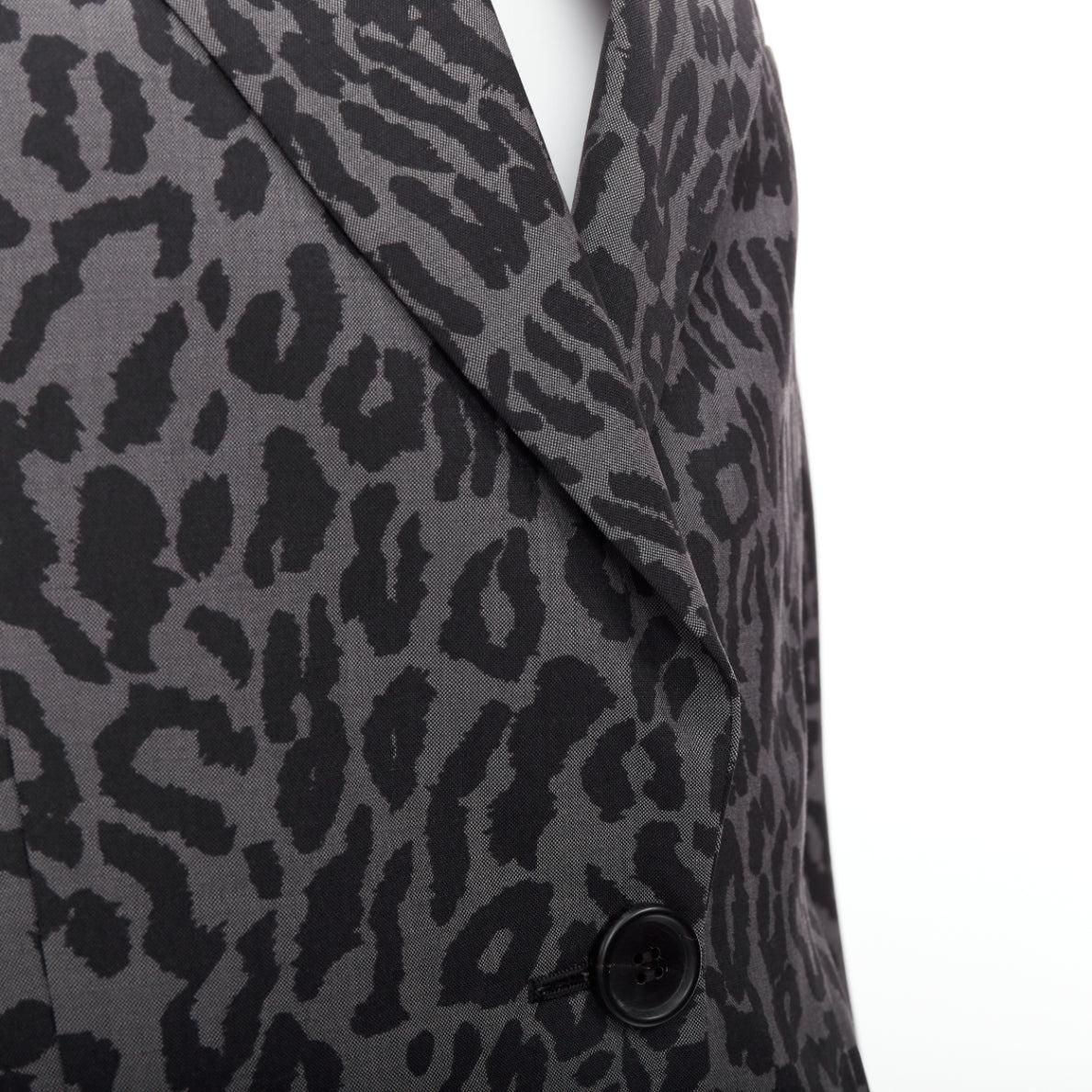 MIU MIU 2019 grau Schurwolle Mohair Leopard Logo Rücken Blazer Jacke IT36 XXS im Angebot 3