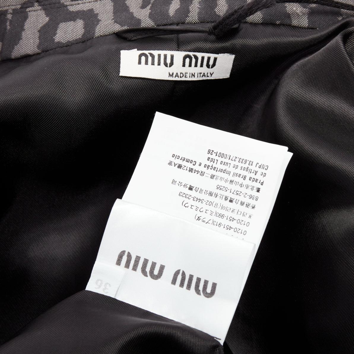 MIU MIU 2019 grau Schurwolle Mohair Leopard Logo Rücken Blazer Jacke IT36 XXS im Angebot 4