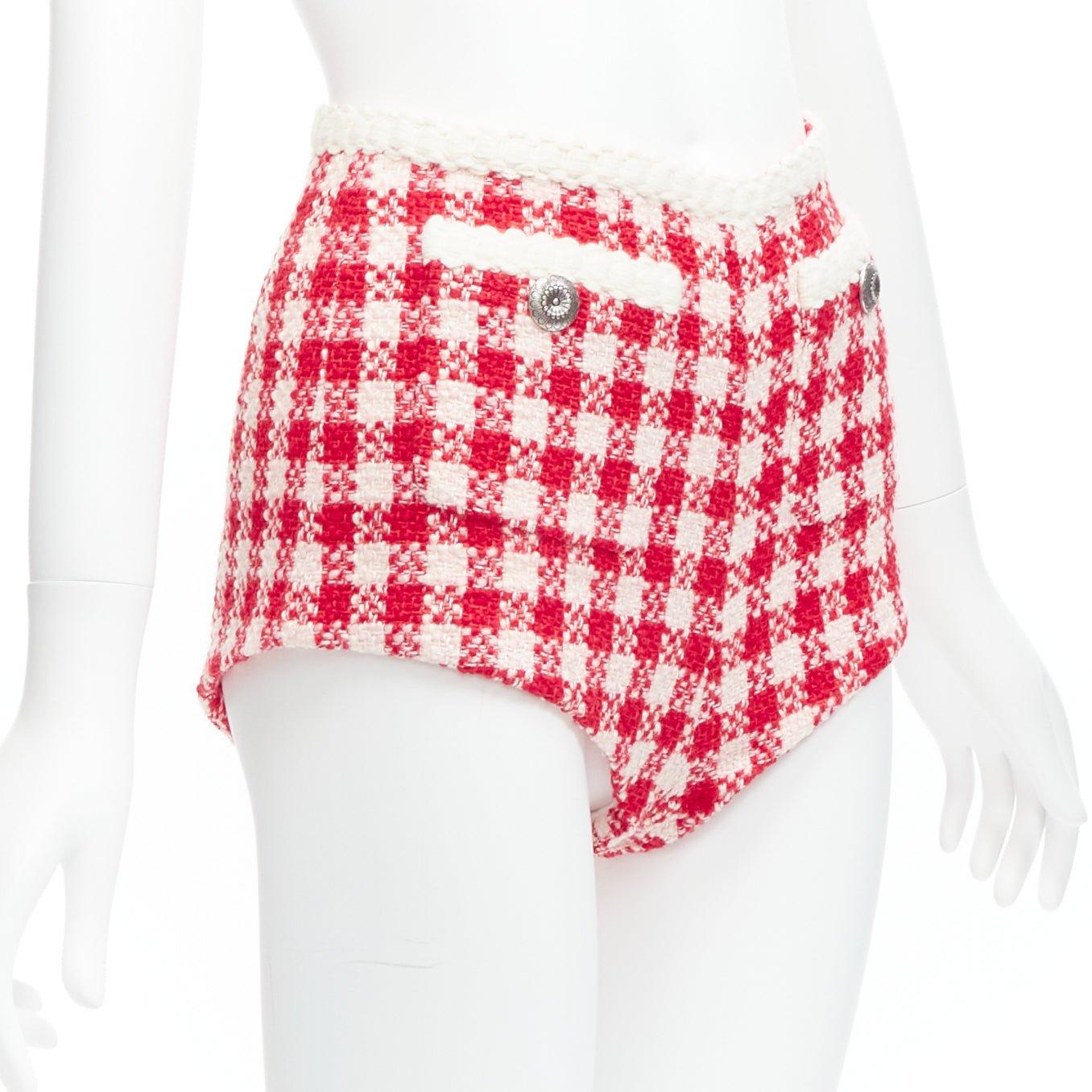 MIU MIU 2019  white checke virgin wool tweed scallop trim mini shorts IT36 X In Excellent Condition In Hong Kong, NT