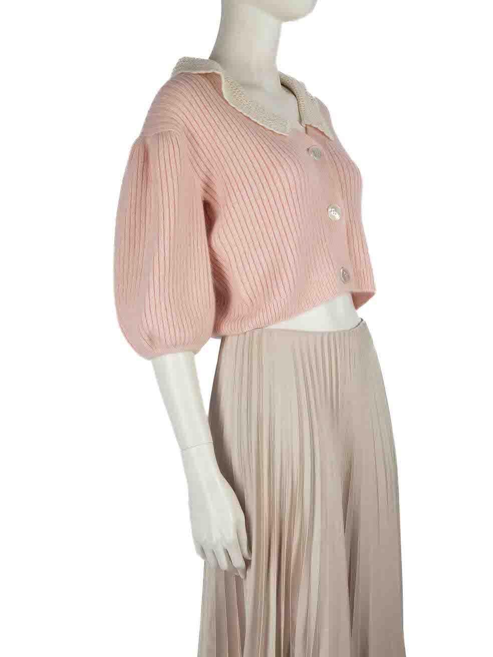 CONDITION is Never worn. No visible wear to cardigan is evident on this new Miu Miu designer resale item.
 
 
 
 Details
 
 
 2021
 
 Pink
 
 Cashmere
 
 Knit cardigan
 
 Cropped fit
 
 Button up fastening
 
 Long sleeves
 
 Crochet contrast collar
