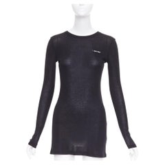 miu miu 2022 : robe t-shirt à manches longues, col rond et logo noir et blanc, taille IT36 (XXS)
