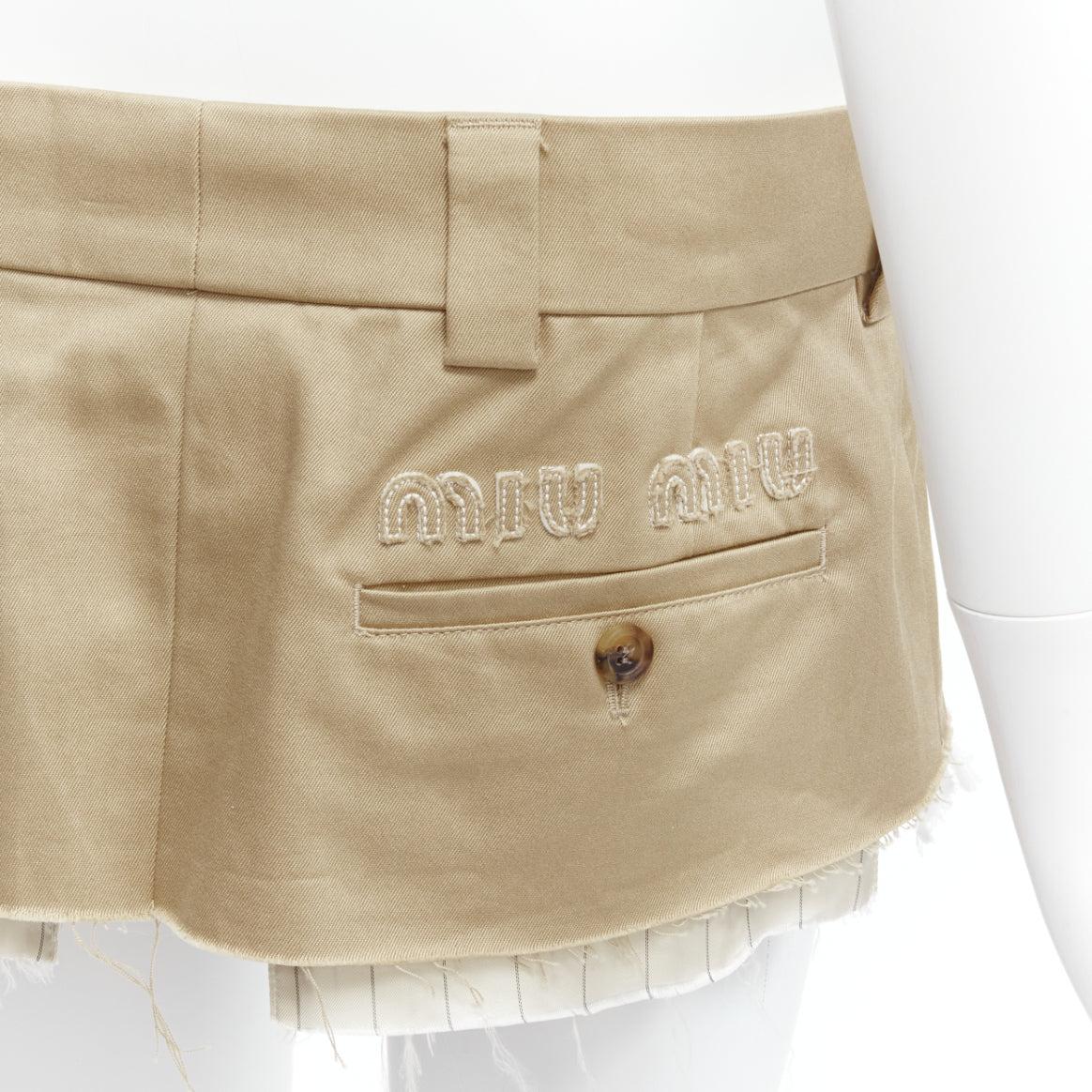 MIU MIU 2022 Runway beige low rise frayed edge micro mini skirt IT40 S Hailey Bieber
Reference: TGAS/D00587
Brand: Miu Miu
Designer: Miuccia Prada
Collection: 2022 - Runway
Material: Feels like cotton
Color: Beige, White
Pattern: Solid
Closure: