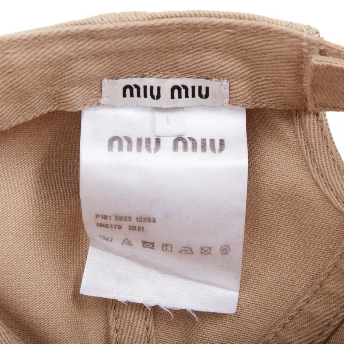 MIU MIU 2023 Drill kaki blanc coton twill blanc logo casquette de baseball L en vente 2