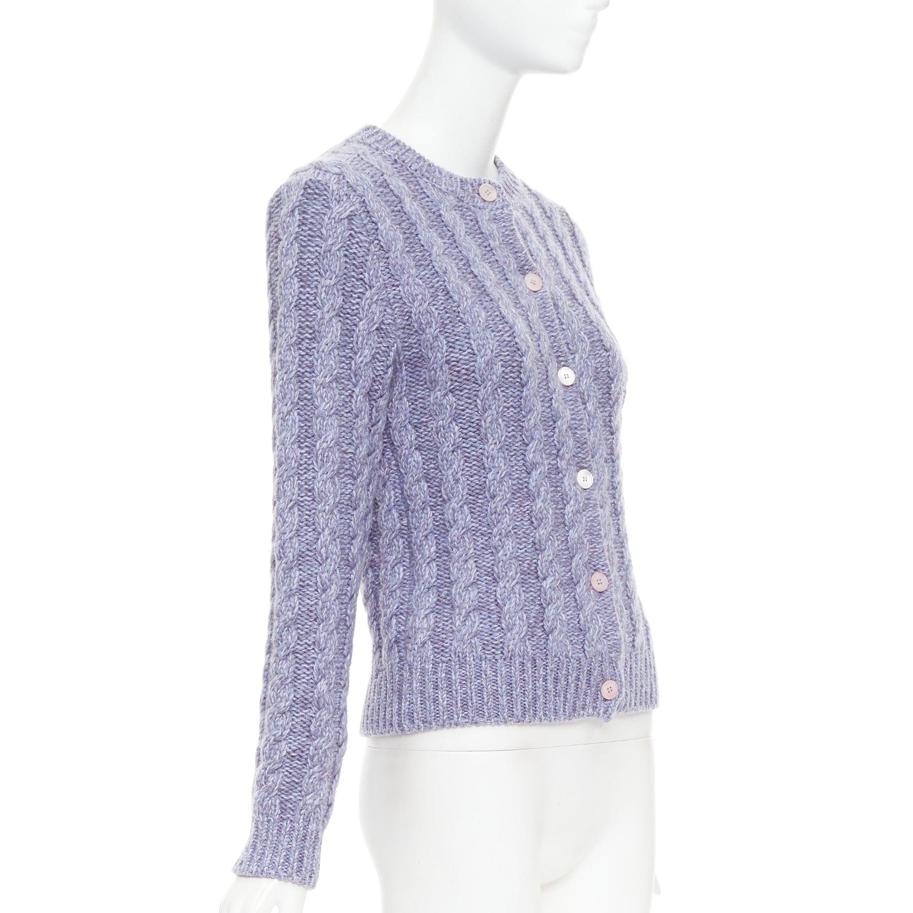 MIU MIU 2023 melange lila Kaschmir Schurwolle Kabelstrick Strickjacke IT38 XS im Zustand „Hervorragend“ im Angebot in Hong Kong, NT