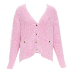 MIU MIU 2023 cardigan en boucle de cachemire rose avec logo et boutons dorés IT38 XS