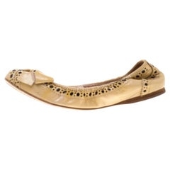 Miu Chaussures de ballet en cuir Brogue beige avec nœud cerclé Taille 37,5