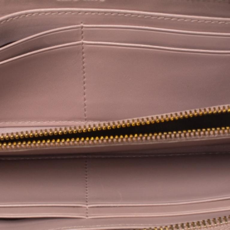 Miu Miu Beige Croc Embossed Patent Leather Zip Around Wallet For Sale 4
