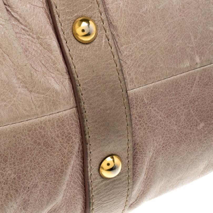 Miu Miu Beige Glazed Leather Luxe Ruched Top Handle Bag In Good Condition In Dubai, Al Qouz 2