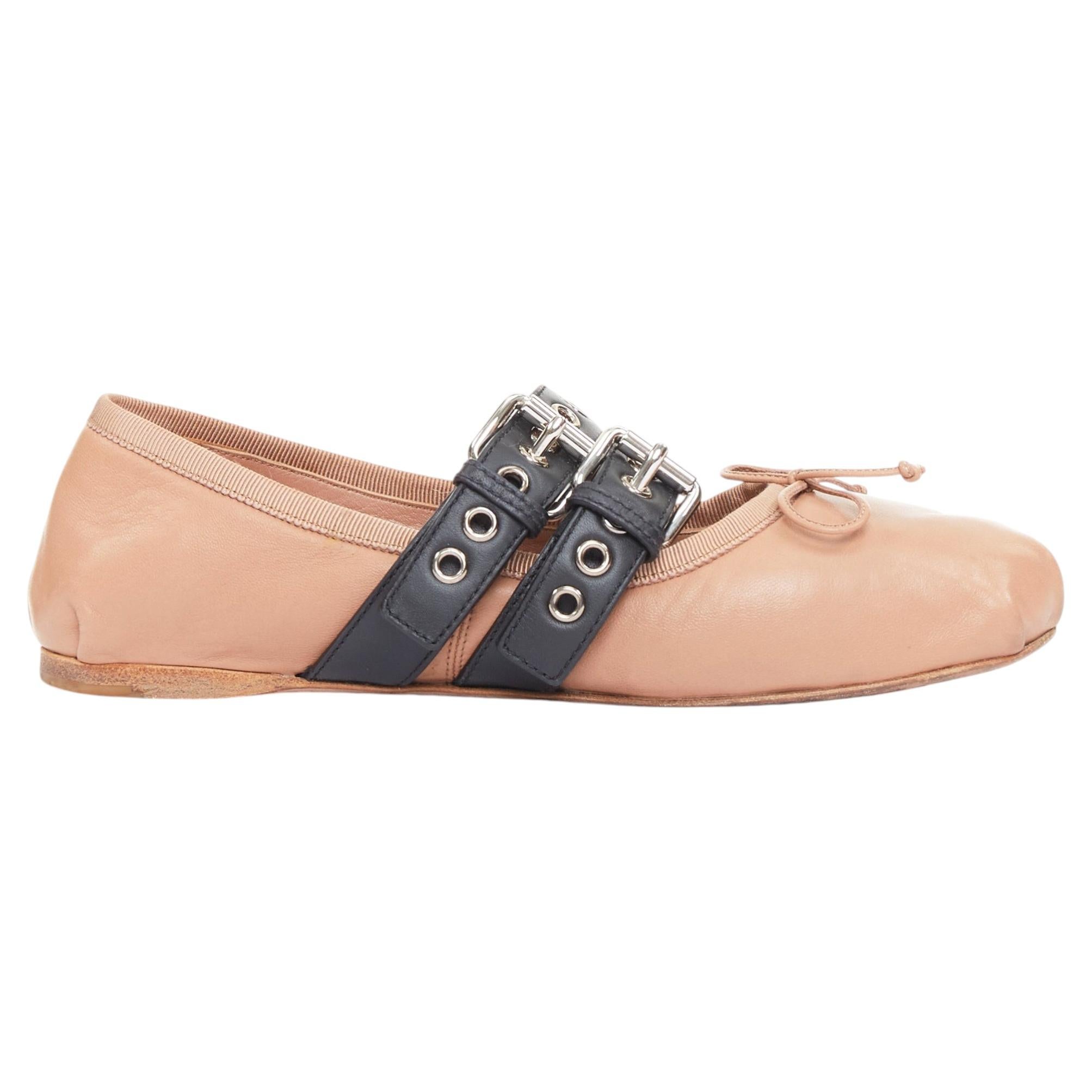 Ballerines miu miu en cuir beige avec double boucle noire et bride punk, taille 37,5 (EU)