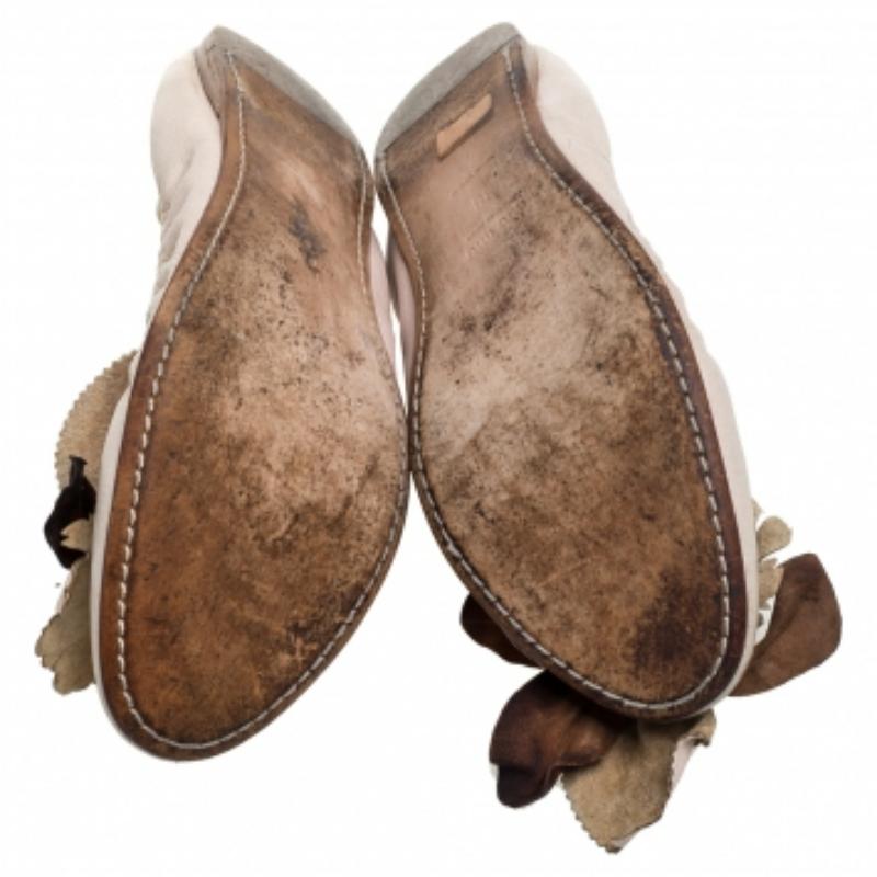 Miu Miu Beige Leather Embellished  Flats Size 38 For Sale 2