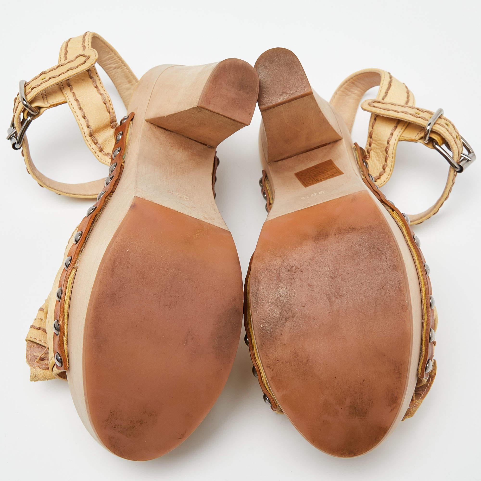 Miu Miu Beige Leather Ribbon Slingback Platform Sandals Size 35.5 en vente 2
