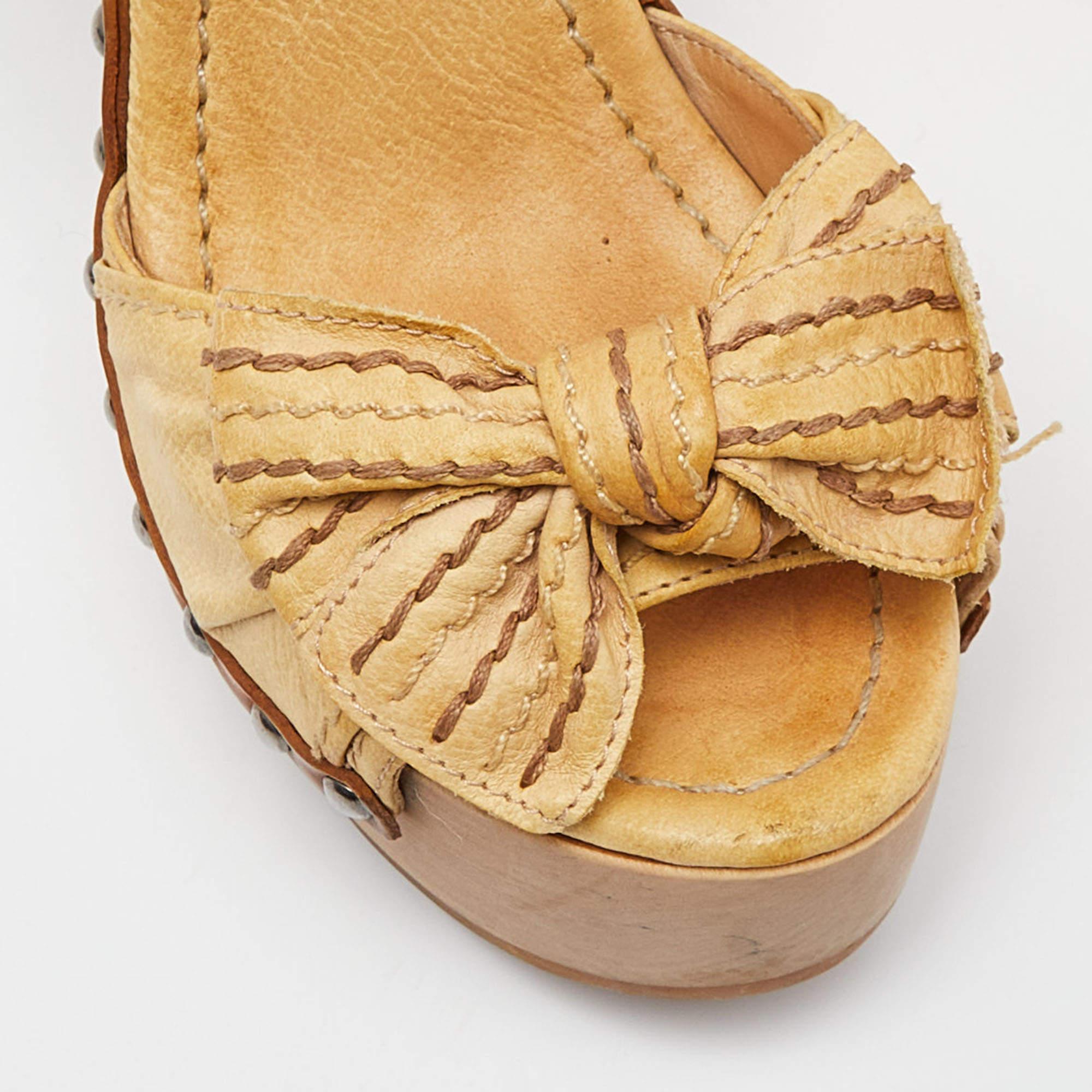 Miu Miu Beige Leather Ribbon Slingback Platform Sandals Size 35.5 en vente 4