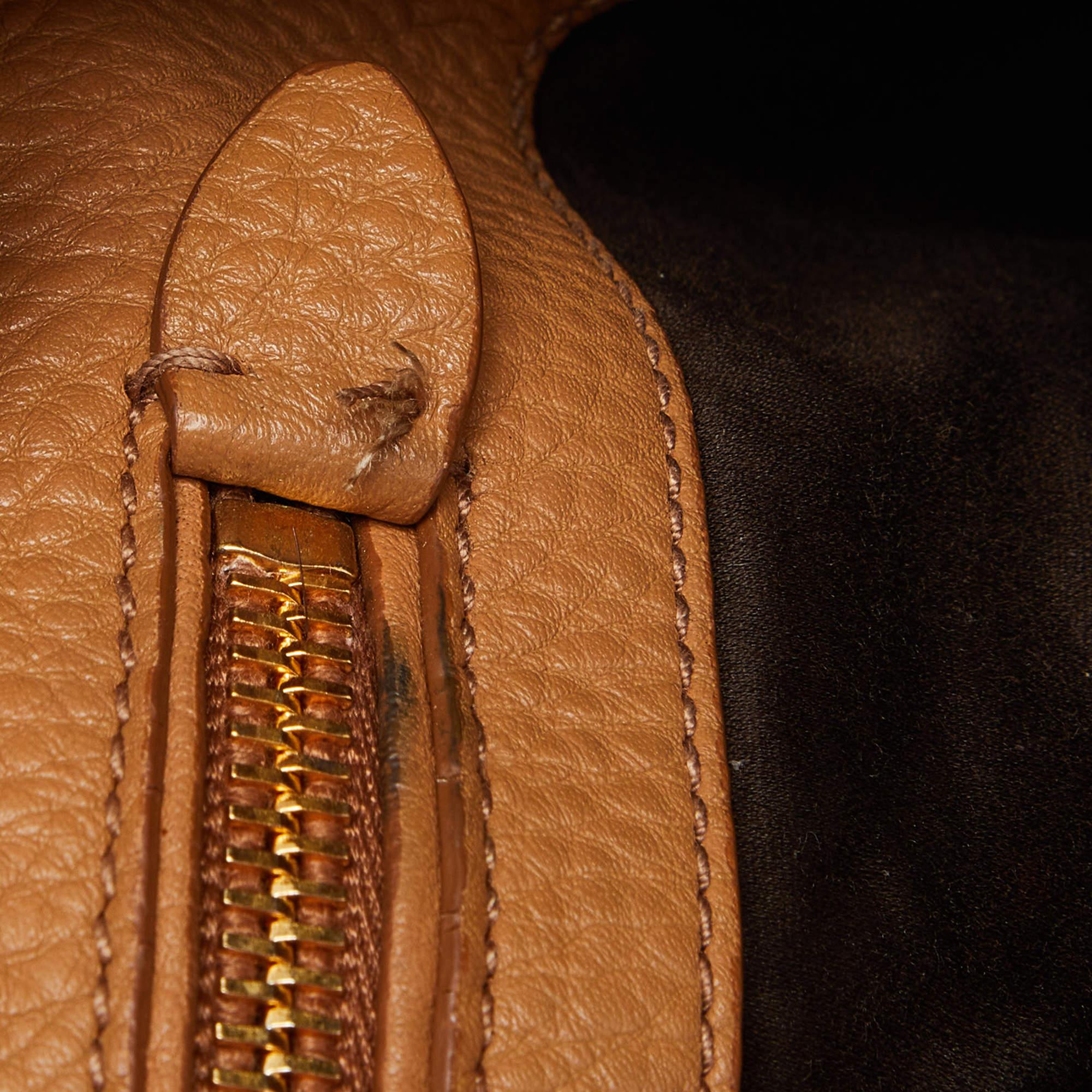 Women's Miu Miu Beige Leather Shopper Tote For Sale