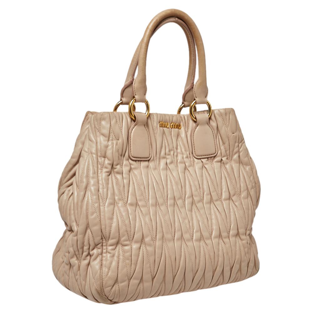 Miu Miu Beige Mattelasse Nappa Leather Tote In Fair Condition In Dubai, Al Qouz 2