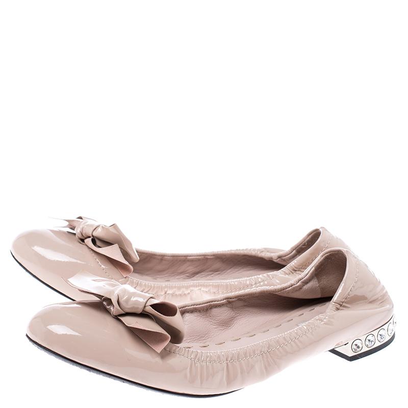 Donna Miu Miu Ballerine con fiocco in vernice beige taglia 39