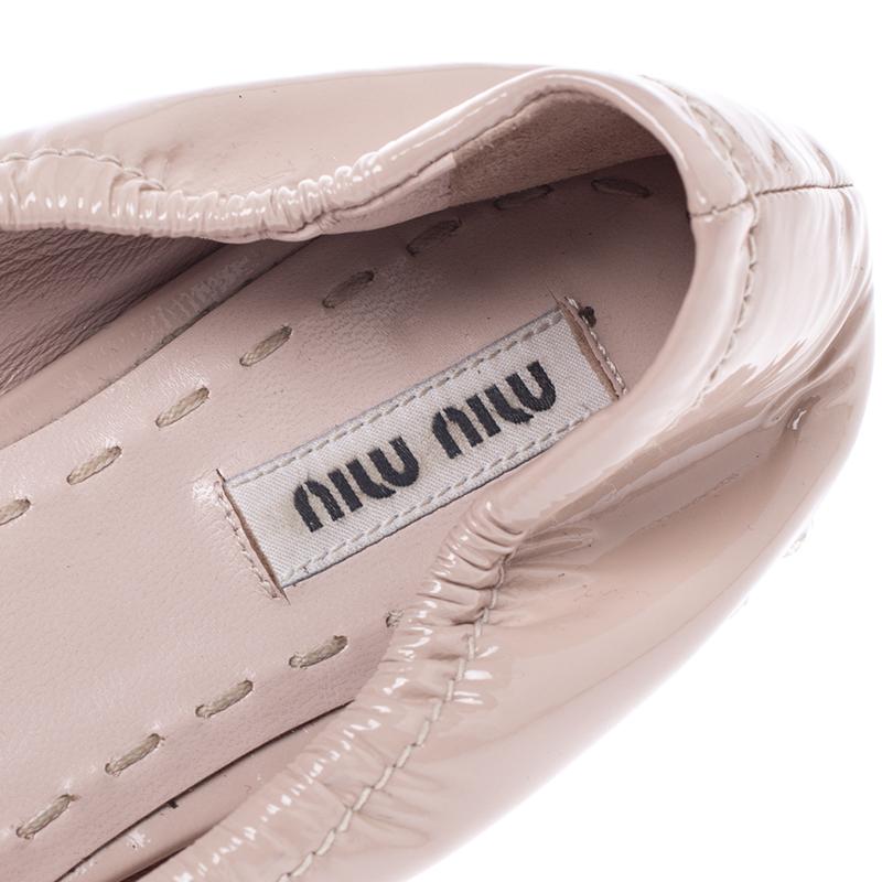 Miu Miu Ballerine con fiocco in vernice beige taglia 39 1