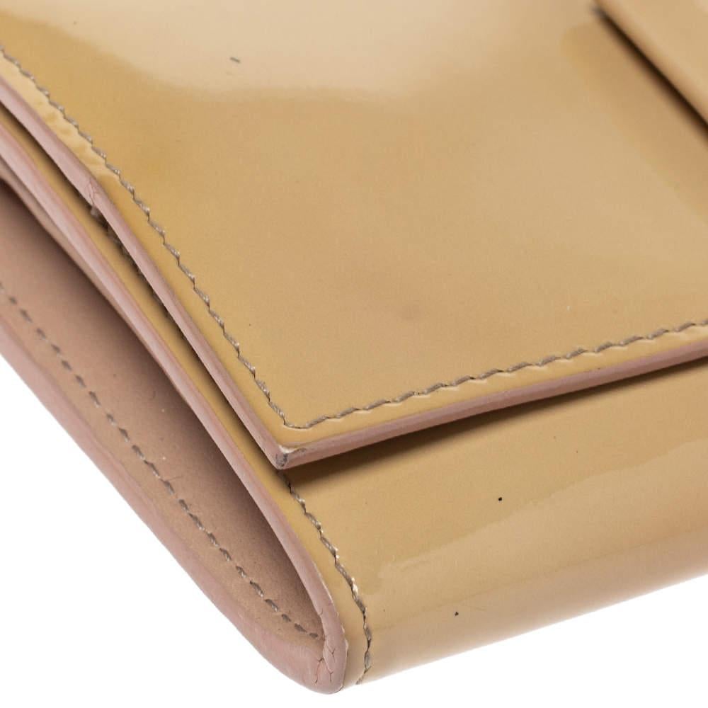 Miu Miu Beige Patent Leather Bow Continental Wallet 6