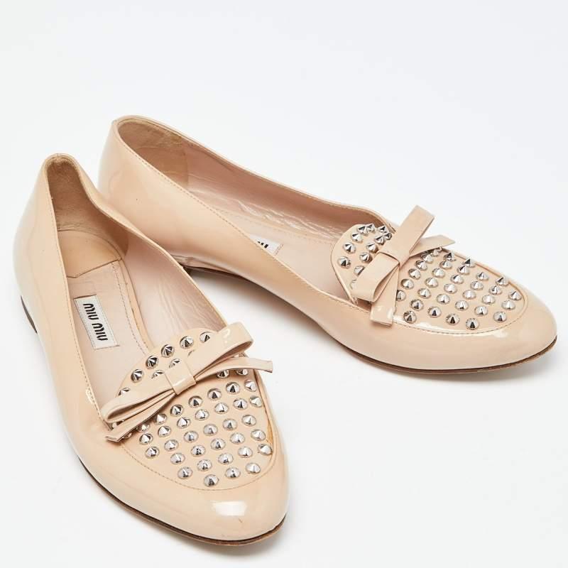 De las mujeres Miu Miu Bailarinas con Lazo de Cuero Charol Beige Talla 36.5 en venta