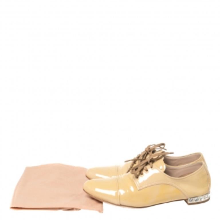 Miu Miu Beige Patent Leather Crystal Embellished Heel Lace Derby Size 36 For Sale 3