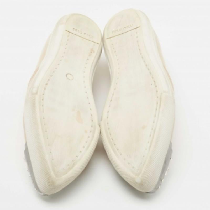 Miu Miu Zapatillas de charol beige con cristales talla 38 en venta 1