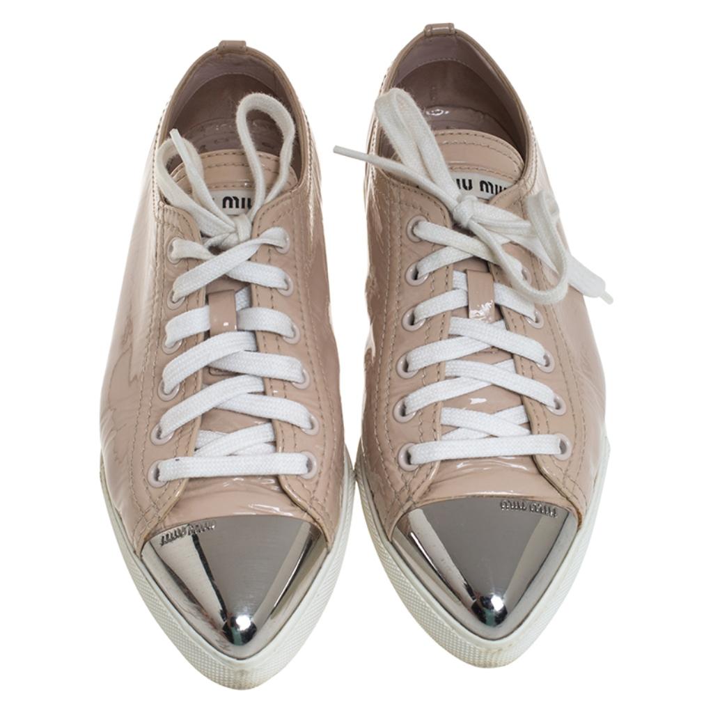 Miu Miu Beige Patent Leather Metal Cap Toe Lace Up Sneakers Size 36.5 In Fair Condition In Dubai, Al Qouz 2