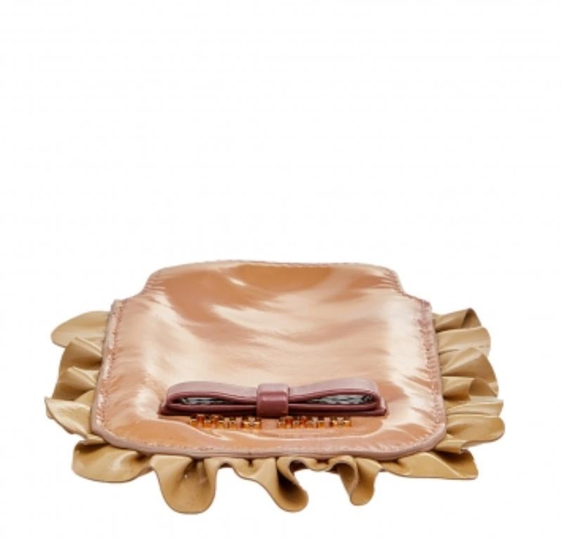 Miu Miu Beige Patent Leather Ruffle Phone Case In Fair Condition For Sale In Dubai, Al Qouz 2