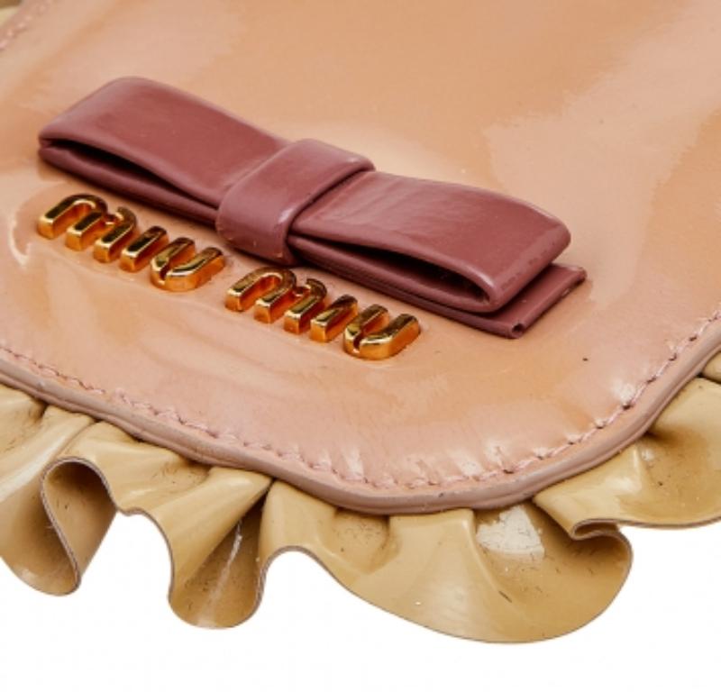 Women's Miu Miu Beige Patent Leather Ruffle Phone Case For Sale