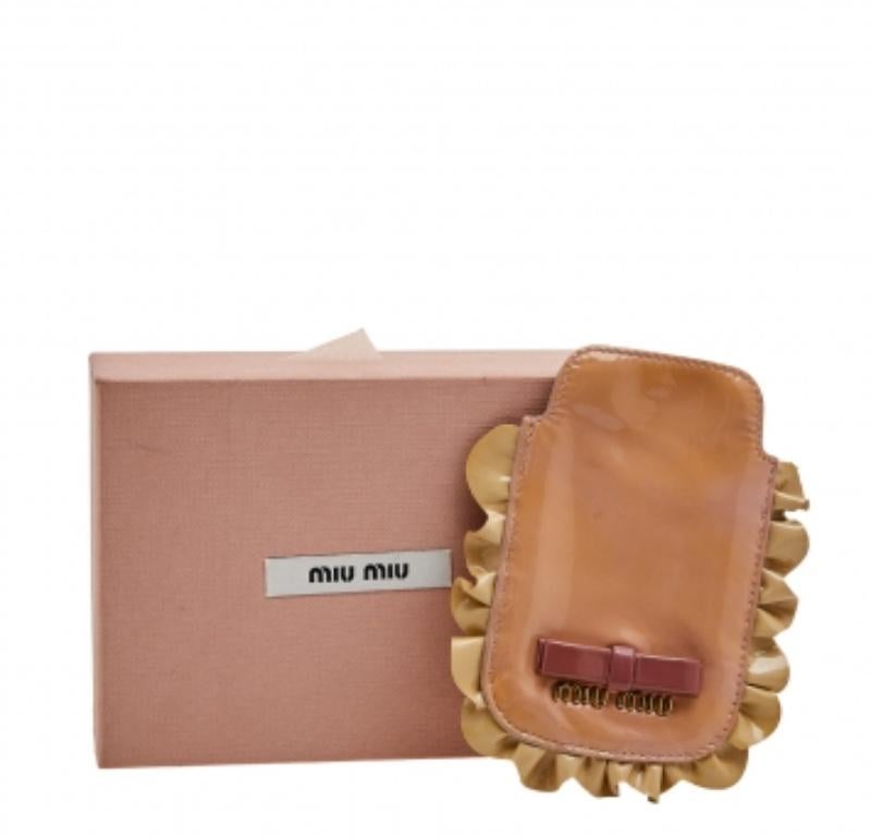 Miu Miu Beige Patent Leather Ruffle Phone Case For Sale 5